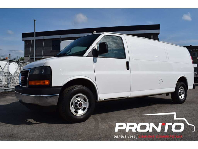 2018 GMC Savana Cargo Van 2500 ** Allonger ** V6 4.3L ** Séparat in Cars & Trucks in Laval / North Shore