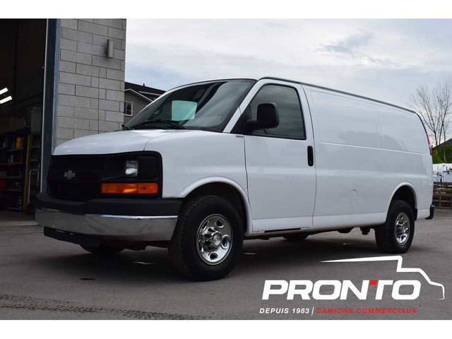 2017 Chevrolet Express 2500 ** 4.8L V8 ** RÉSERVÉ ** in Cars & Trucks in Laval / North Shore