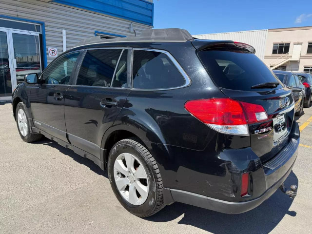 2011 SUBARU Outback 2.5i Premium in Cars & Trucks in Laval / North Shore - Image 4