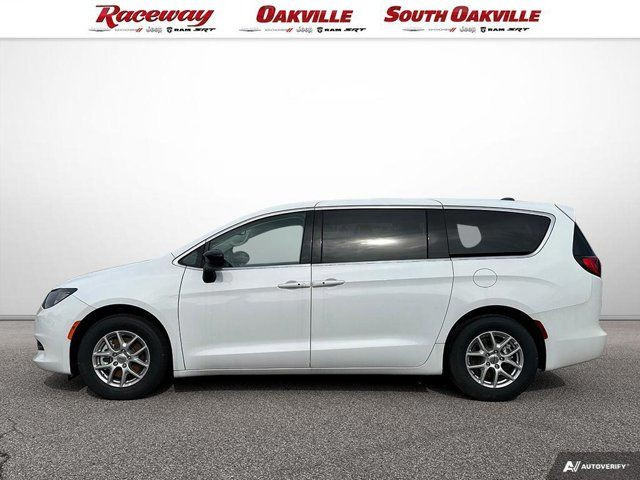 2025 Chrysler Pacifica Select in Cars & Trucks in Mississauga / Peel Region - Image 3