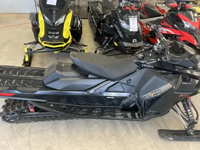 2022 Ski-Doo RENEGADE XRS 850 in Snowmobiles in Kawartha Lakes - Image 3