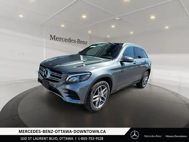 2019 Mercedes-Benz GLC300 4MATIC SUV Premium Plus & Sport Pkg dans Autos et camions dans Ottawa - Image 2