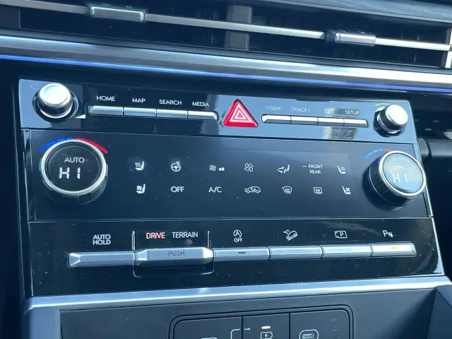 2025 Hyundai Santa Fe Luxury AWD, Sunroof, Leather, Remote Start dans Autos et camions dans Calgary - Image 28