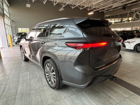 REMOTE ENGINE START, COOLED FRONT SEAT(S), PANORAMIC ROOF Zipping around Edmonton in the latest tech... (image 5)