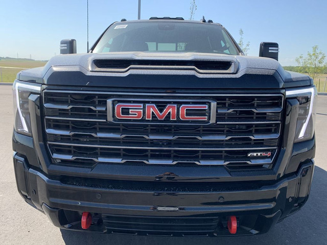 2025 GMC Sierra 2500HD AT4 in Cars & Trucks in Calgary - Image 2