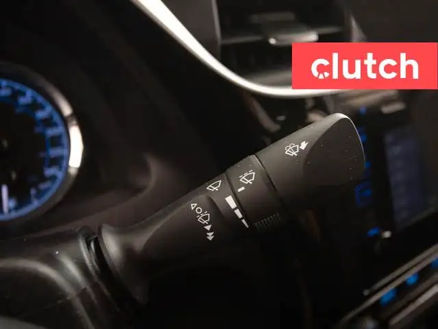 2017 Toyota Corolla LE w/ Heated Front Seats, Rearview Cam, Blue dans Autos et camions dans Ville de Toronto - Image 27