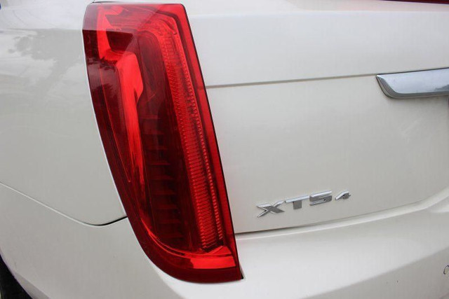 2013 Cadillac XTS Platinum*Low Ks*AWD*Heated Leather*Moon Roof*B in Cars & Trucks in Windsor Region - Image 4