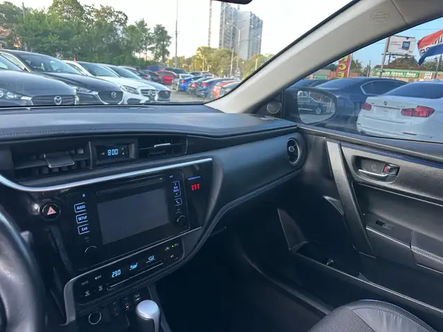 2019 Toyota Corolla SE | Sunroof | Leather in Cars & Trucks in City of Toronto - Image 14