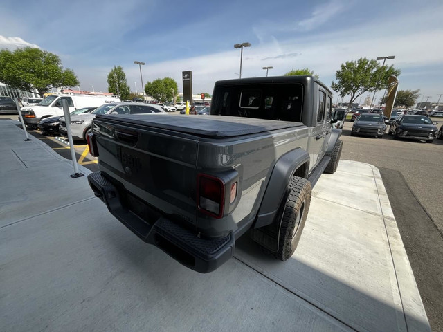 Jeep Gladiator Sport S 2020 in Cars & Trucks in Lethbridge - Image 4