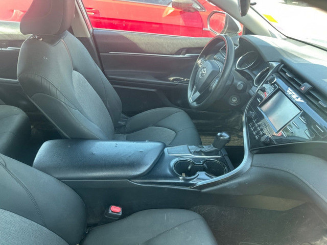 2019 Toyota Camry LE - Apple CarPlay in Cars & Trucks in Moncton - Image 3