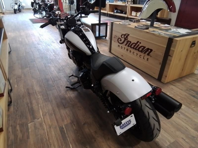 2024 Indian Motorcycle Sport Chief Ghost White Metallic Smoke in Street, Cruisers & Choppers in Moncton - Image 4