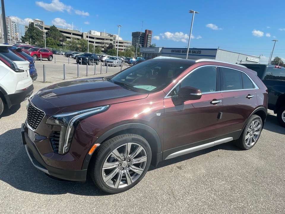 2023 Cadillac XT4 Premium Luxury AWD / TECHNOLOGY PACKAGE / H...