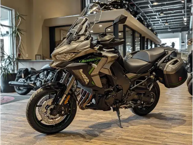 2025 Kawasaki Versys 1100 SE LT // Metallic Graphite Gray/Metall in Dirt Bikes & Motocross in Winnipeg - Image 14