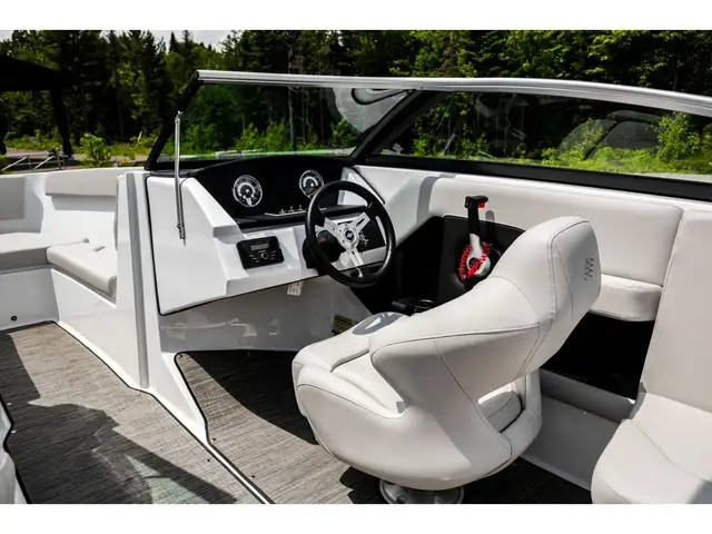 2026 Four Winns H4 Freedom in Powerboats & Motorboats in Québec City - Image 15