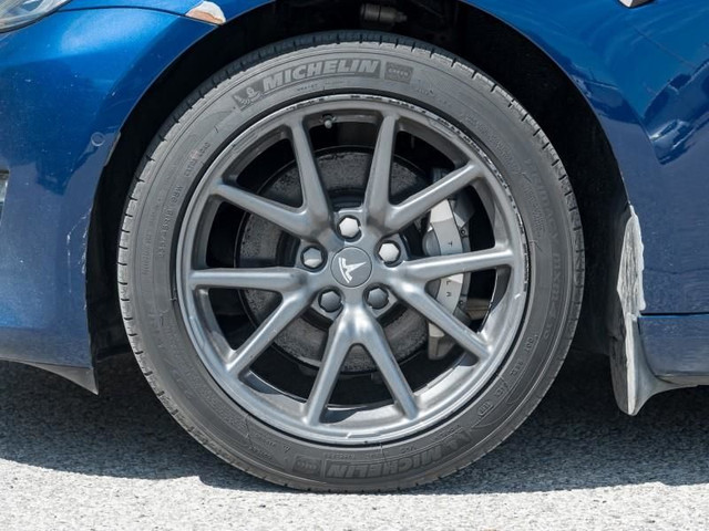 2019 Tesla Model 3 in Cars & Trucks in Markham / York Region - Image 4