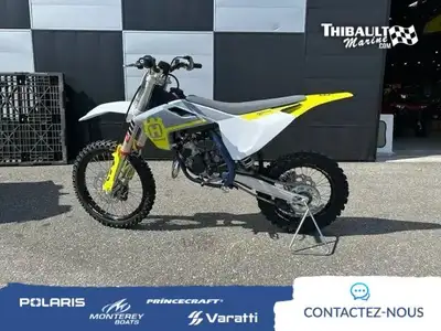 Husqvarna TC 85 19/16 2024 La Husqvarna TC 85 permet de faire le lien entre les motos juniors et les...
