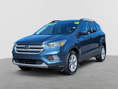Escape SE 4x4 with Dual-Zone Climate, Block Heater, KeyPad, Reverse Camera, Heated Seats, and Roof R...