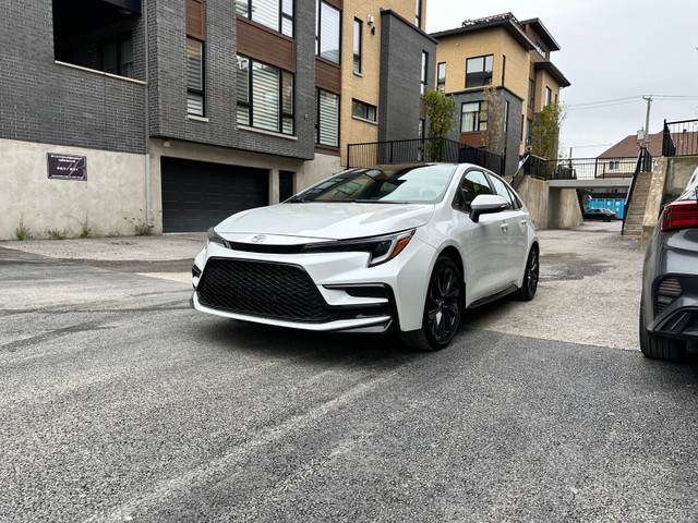 2023 Toyota Corolla XSE - White black top - Fully loaded in Cars & Trucks in Laval / North Shore