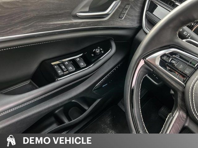 2023 Jeep Grand Cherokee 4xe Overland | Ex-Demo | Rear TVs in Cars & Trucks in Tricities/Pitt/Maple - Image 3