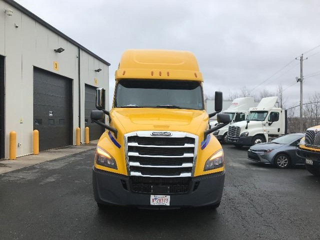 2020 Freightliner T12664ST in Heavy Trucks in City of Montréal - Image 2