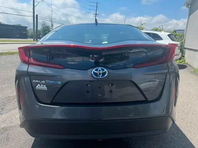 2020 Toyota Prius Prime XLE dans Autos et camions dans Ottawa - Image 5