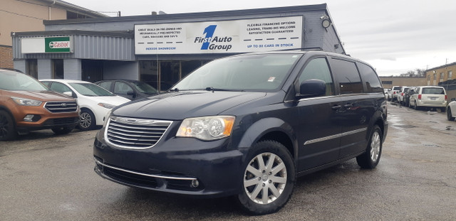 2014 Chrysler Town & Country Touring in Cars & Trucks in City of Toronto