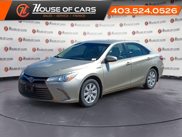 2015 Toyota Camry Hybrid 4dr Sdn LE in Cars & Trucks in Lethbridge