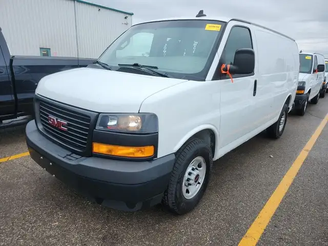 2019 GMC Savana Cargo Van G2500 - V6 Gas - BTooth/Cruise/Camera/ dans Autos et camions dans Ville de Toronto - Image 18