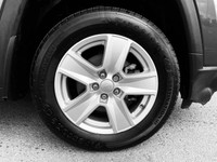 This Jeep Compass has a dependable Regular Unleaded I-4 2.4 L/144 engine powering this Automatic tra... (image 6)