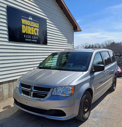 2015 Dodge Grand Caravan V6 with Camera, DVD, Captain's Chairs, 