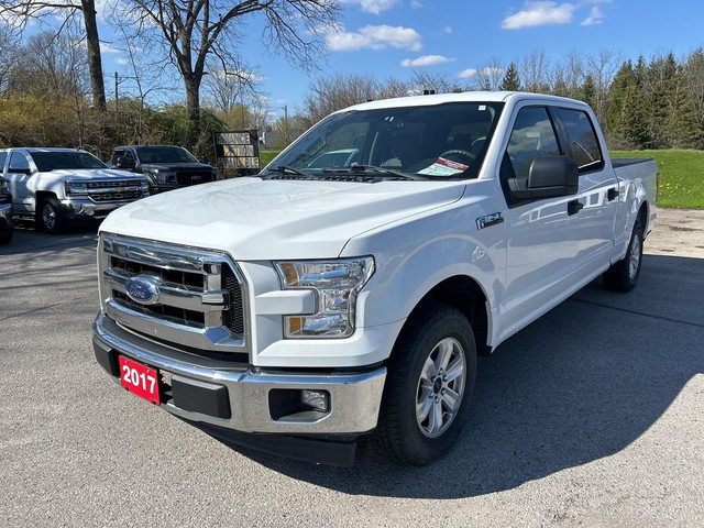  2017 Ford F-150 CLEAN CARFAX! 6 PASSENGER! REAR WHEEL DRIVE! in Cars & Trucks in London - Image 3