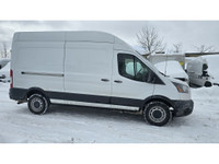 New Arrival - Fully Serviced & Ontario Safety Standards Certified At NO ADDITIONAL COST - 2022 Ford... (image 3)