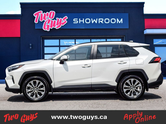 2022 Toyota RAV4 XLE Premium AWD Leather Sunroof Back Up Camera in Cars & Trucks in St. Catharines - Image 3