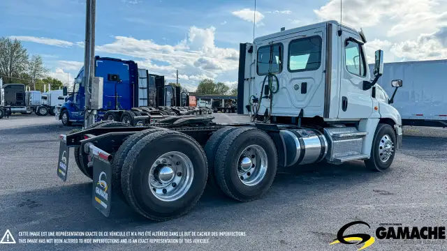 2016 FREIGHTLINER CASCADIA CA125DC DAY CAB in Heavy Trucks in Chilliwack - Image 5