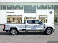 This Ford Super Duty F-350 SRW boasts a Intercooled Turbo Diesel V-8 6.7 L/406 engine powering this... (image 5)