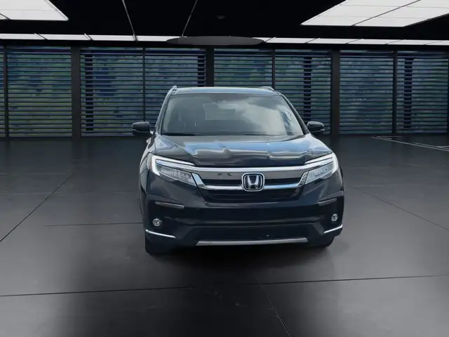 2022 Honda Pilot Touring 8P l Clean CarFax l One Owner l Local V in Cars & Trucks in Calgary - Image 4