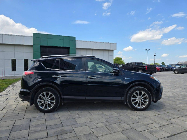 2017 Toyota RAV4 Hybrid in Cars & Trucks in Ottawa - Image 4