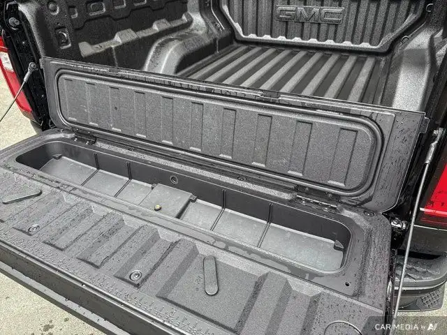 2025 GMC Canyon Denali in Cars & Trucks in Cowichan Valley / Duncan - Image 18