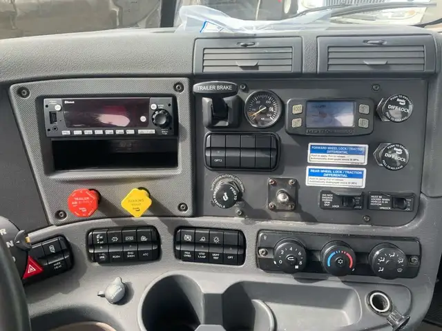 2019 Freightliner Cascadia 125 Day Cab *Ask About Dep Match* in Heavy Trucks in Delta/Surrey/Langley - Image 14