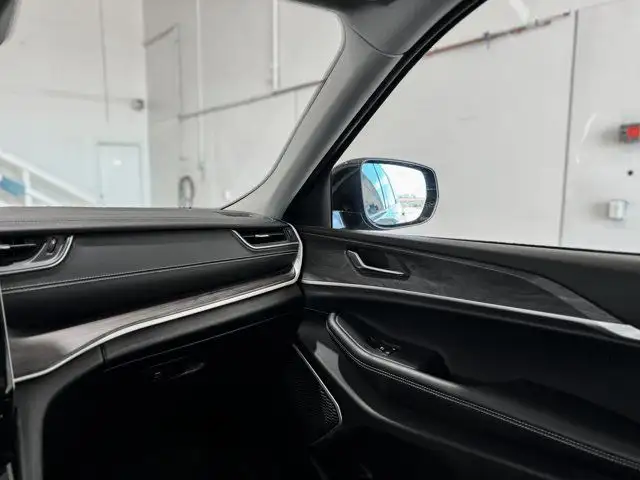 2021 Jeep Grand Cherokee L Limited | Remote Start | Leather in Cars & Trucks in Grande Prairie - Image 34
