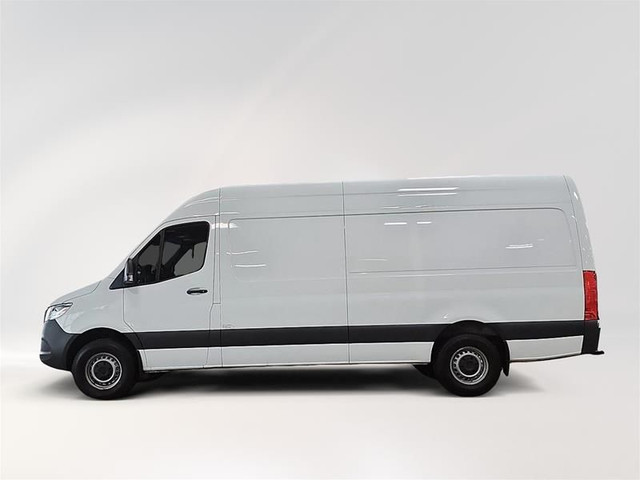 2023 Mercedes-Benz Sprinter 2500 170 Wheelbase High Roof in Cars & Trucks in Laval / North Shore - Image 3