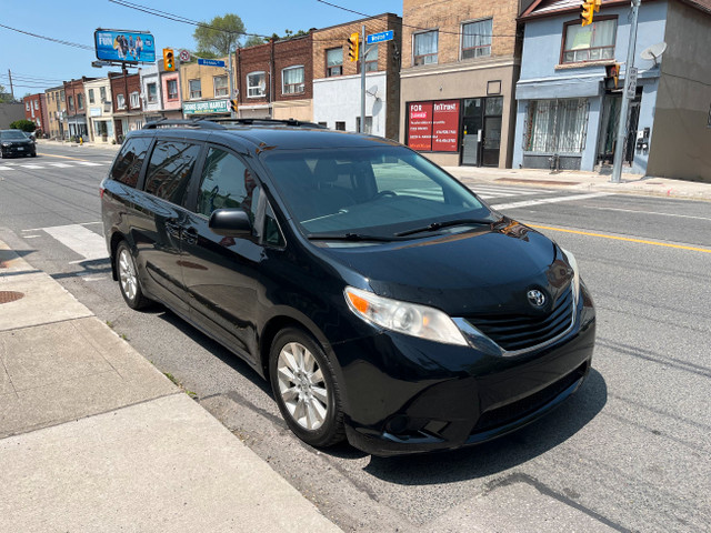 2015 TOYOTA SIENNA !!! LE !!! AWD !! CERTIFIED ! CLEAN TITLE ! in Cars & Trucks in City of Toronto - Image 3
