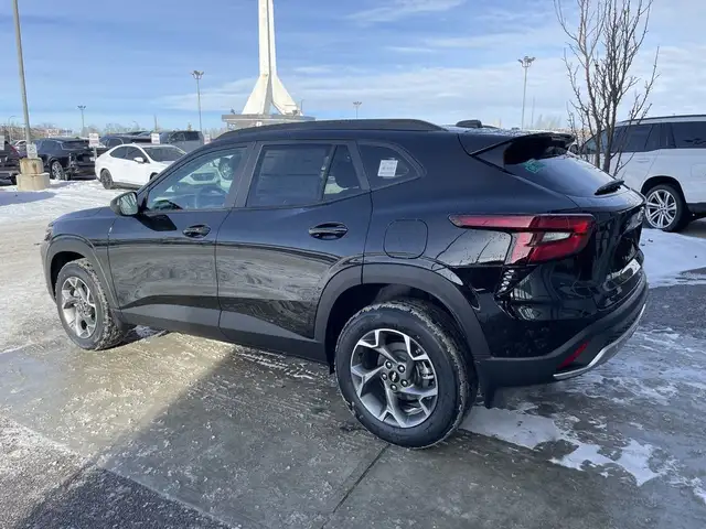 2025 Chevrolet Trax LT in Cars & Trucks in Calgary - Image 6