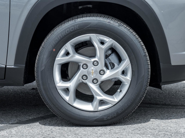 2025 Chevrolet Trax LS- Black-Out Pkg in Cars & Trucks in Markham / York Region - Image 4