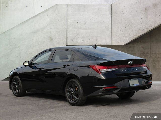 2022 Hyundai Elantra Preferred | NO ACCIDENTS| APPLE CARPLAY in Cars & Trucks in Hamilton - Image 3