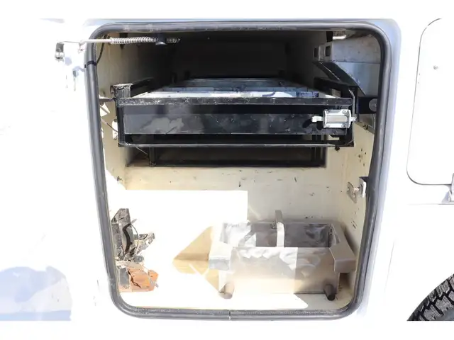 2015 Dodge RAM 4500 CREW DUALLY 6.7L CUMMINS 4X4, SERVICE BODY & in Cargo & Utility Trailers in Winnipeg - Image 30
