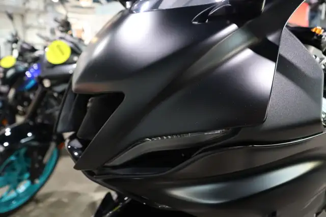 2025 Yamaha YZF-R7 Black in Street, Cruisers & Choppers in Edmonton - Image 8