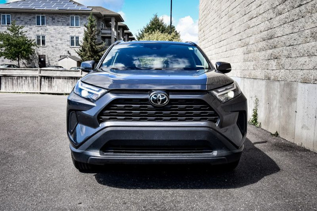 2023 Toyota RAV4 XLE • SUNROOF • POWER LIFTGATE • HEATED SEATS in Cars & Trucks in Ottawa - Image 3
