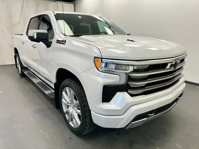 2022 Chevrolet Silverado 1500 dans Autos et camions dans Lethbridge - Image 2