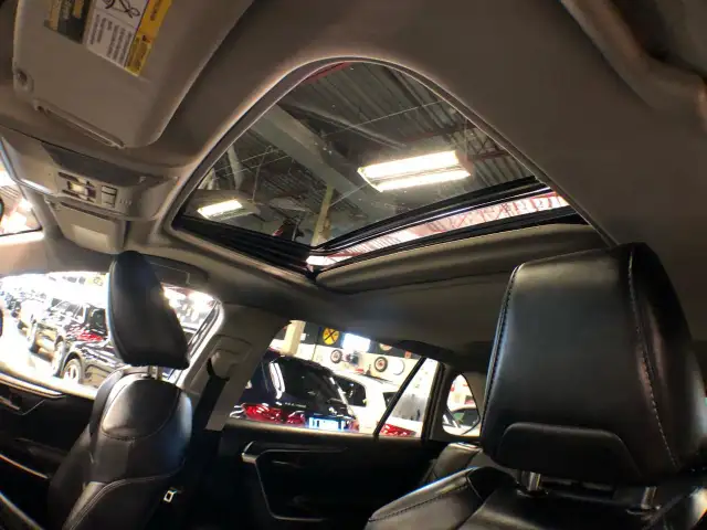 2019 Toyota RAV4 XLE AWD LEATHER SUNROOF L/ASSIST B/SPOT CARPLAY in Cars & Trucks in City of Toronto - Image 14
